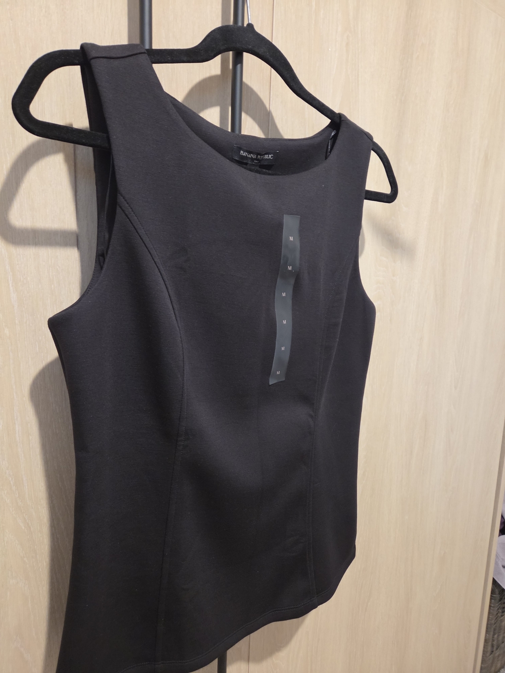 Banana Republic Black Ponte Sleeveless Boatneck Shell Tank